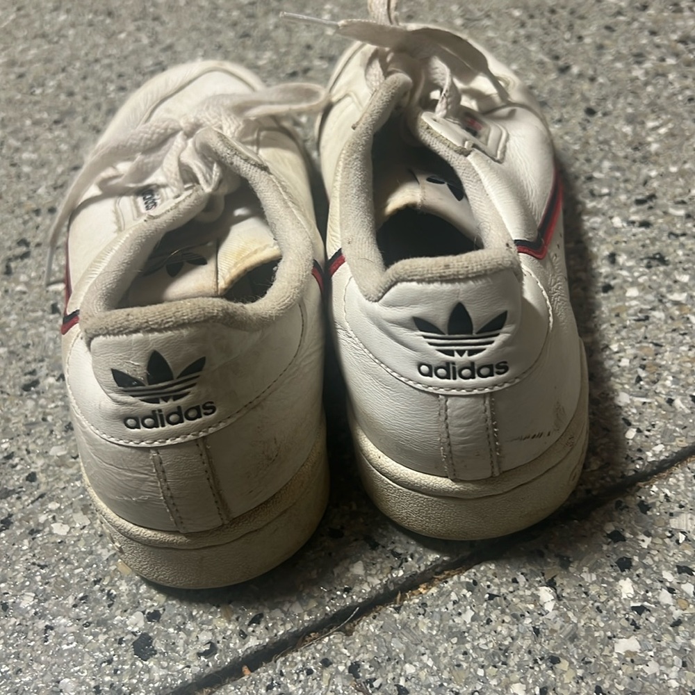 Unisex adidas sneakers